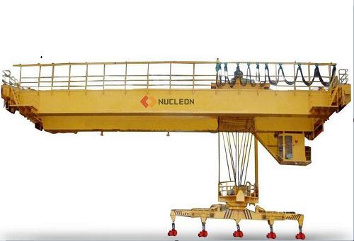 Steel Billet Steel Coil Tong Clamp Lift EOT Overhead Crane